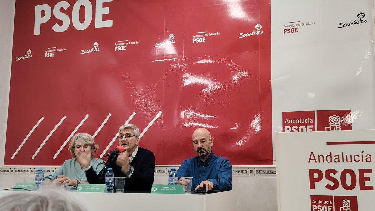 Asamblea Abierta de reflexión, de consolidar la evidencia de que las políticas sociales, educativas y sanitarias en Andalucía van retrocediendo día a día 

Nuestro SG <a href="/JoseleAguilar/">Josele Aguilar /❤</a> exponiendo la lamentable gestión del gobierno del PP de Moreno Bonilla 

#YaEstaBien
