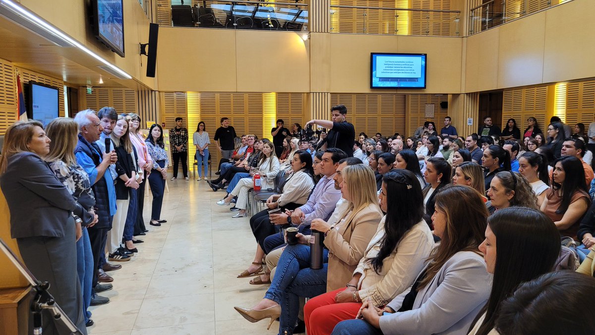 Cierre de la Actualización Académica en Educación Disruptiva ✨

Reflexionamos y co-diseñamos escenarios de futuro para la educación en Misiones.
El encuentro se realizó en el Salón de las Dos Constituciones de la <a href="/diputadosMis/">Diputados Misiones</a>