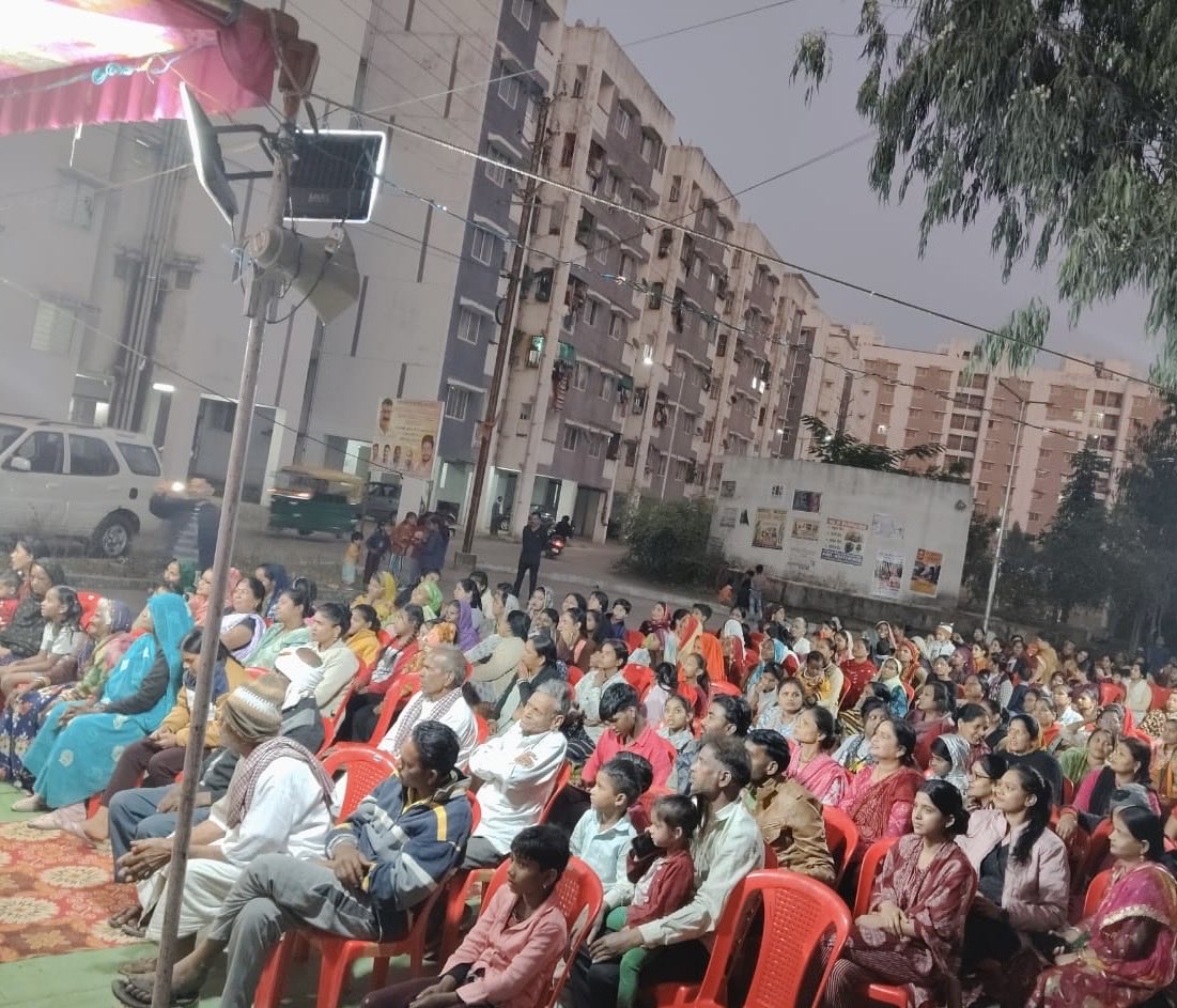 JSTomarAAP's tweet image. आम आदमी पार्टी द्वारा जारी मध्य प्रदेश जोड़ो अभियान के तहत वरिष्ठ पार्टी नेता डॉ रविकान्त द्विवेदी द्वारा भोपाल के वार्ड क्रमांक 62 में की गई जनसभा। 
गत दिनों शुरू हुए मध्य प्रदेश जोड़ो अभियान के तहत आयोजित सभाओं की श्रृंखला में ये थी प्रदेश में चवालीसवीं जनसभा। @ArvindKejriwal…