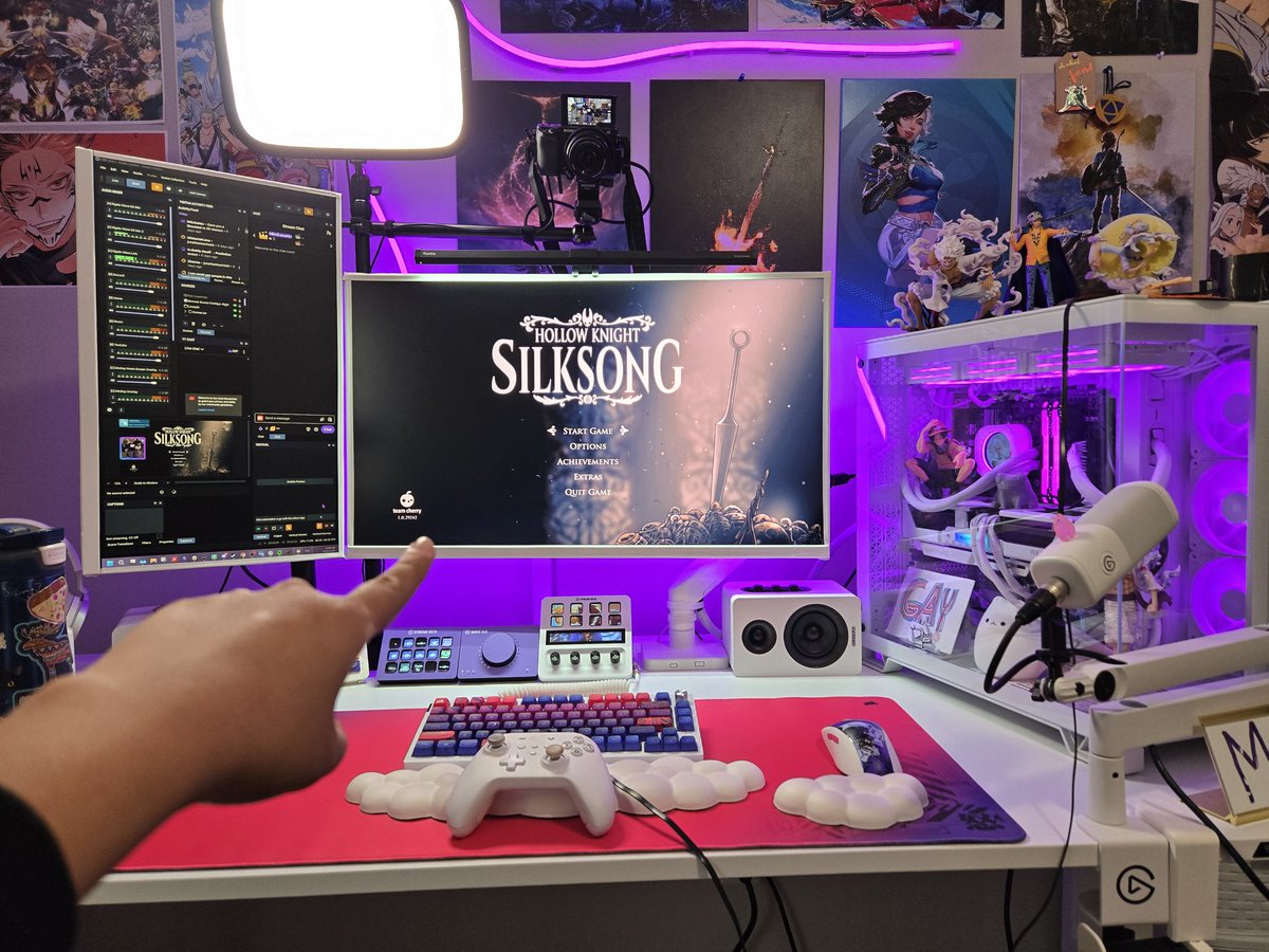 Live now on 🟣 returning to silksong 👀