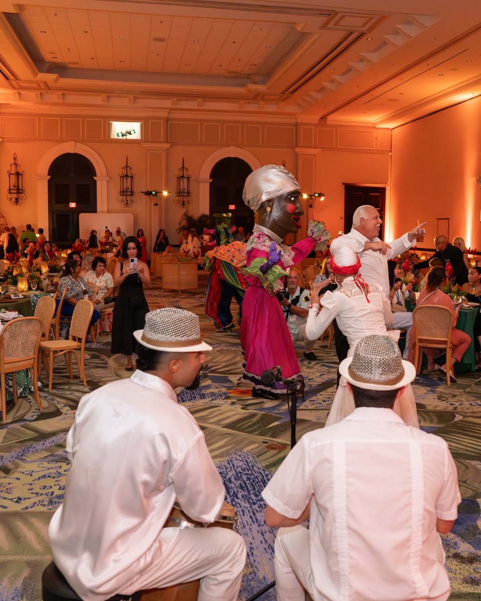 Add a rhythm only #PuertoRico can bring! From salsa dancing to pleneros and vejigantes in vibrant masks, every performance blends culture with entertainment. 🎶🇵🇷 Learn more here: brnw.ch/21wWcup. #MakeYourMeetingBoricua #DiscoverPuertoRico