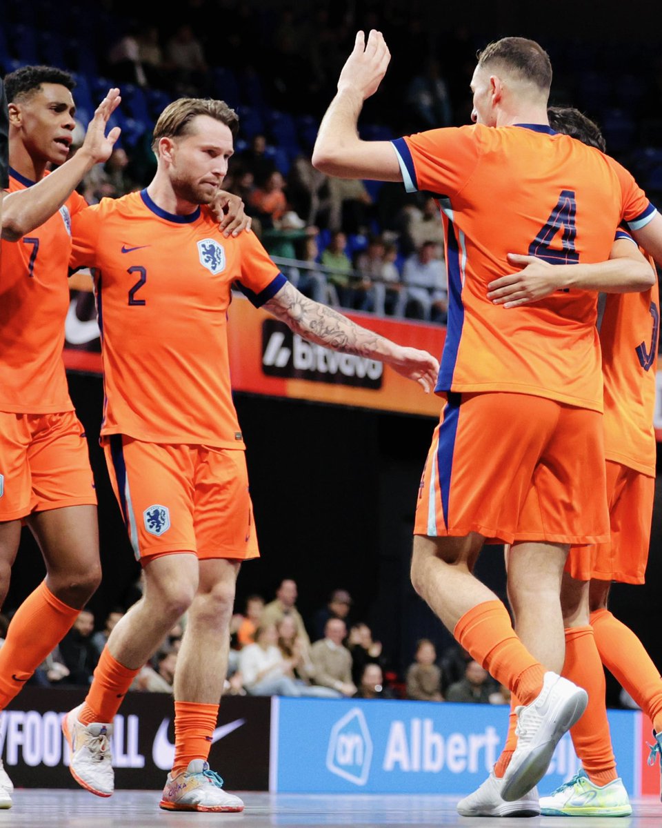 OranjeFutsal's tweet image. 2️⃣ goals direct na rust! 🥵

#NEDDUI #OranjeFutsal