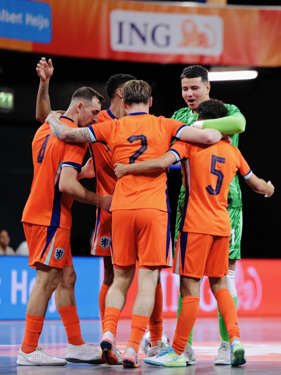 OranjeFutsal's tweet image. 2️⃣ goals direct na rust! 🥵

#NEDDUI #OranjeFutsal