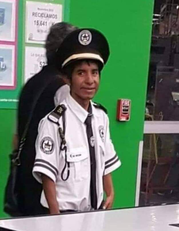 caracolpeyotero's tweet image. mixcloud.com/Codigo21/ 
chingonsisimo el programa de anoche 
 larga vida al #Infinitos
saludos carnales!!!!
el borolas nos vigila!!
@Dan_B_R 
@El_Voice