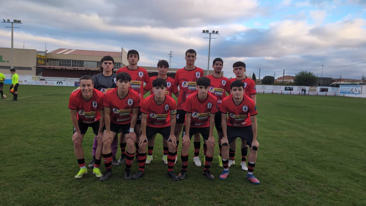| Juveniles |

¡Gran victoria de nuestros cachorros! 🏆

El equipo salió enchufado desde el primer minuto y Luis abrió el marcador con un auténtico golazo. 

En la segunda parte, seguimos con la misma intensidad y tras un gran centro de Tebul, Luis volvió a aparecer para firmar