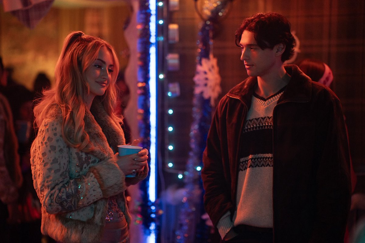 PopCrave's tweet image. First look at Season 3 of ‘Tell Me Lies’ streaming on Hulu January 13.