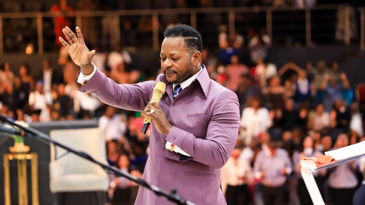 I speak divine protection over you. You will not hear bad news in this month. Whoever digs a grave for you will fall in it himself.

May your ways be OPEN. May your hands touch gold this November in the name of Jesus. #newmonth #Favour #blessed