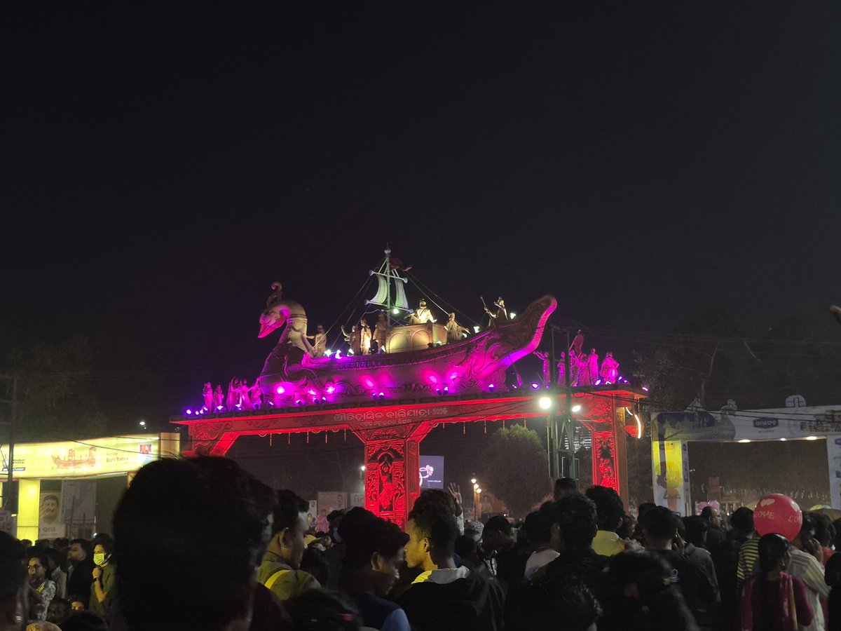 Dora__2047's tweet photo. #CuttackBaliyatra2025 ❤️ https://t.co/vwLvtbO1EW