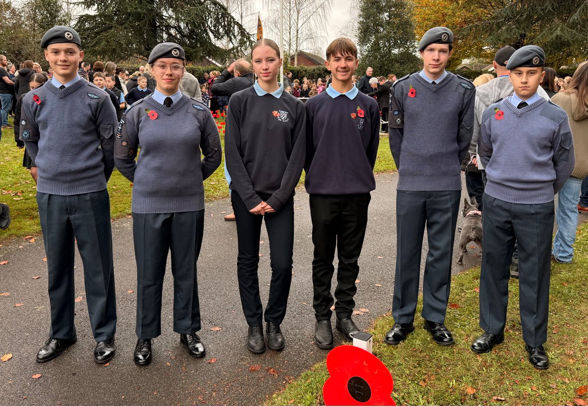 KesgraveHigh's tweet photo. Whilst our whole school community took a moment of reflection and gratitude today for those who gave their lives for our freedom, our Head Girl and Boy and serving cadets attended the KHS War Memorial to pay their respect with our local primary schools. https://t.co/kqB7BZsfFX