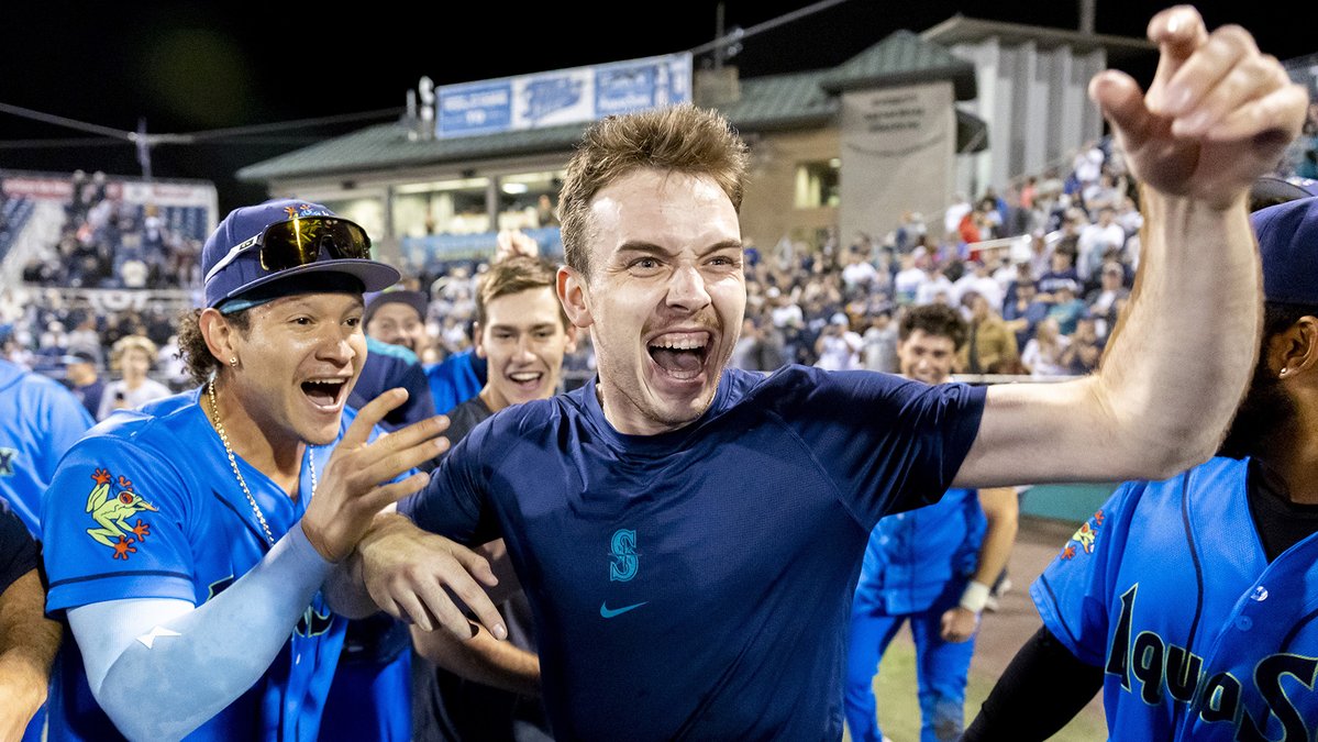 EverettAquaSox's tweet image. Congratulations to our very own Connor Hogle on being named the NWL Clubhouse Manager of the Year This recognition is based on surveys of league managers, players and executives throughout the 2025 season. Learn more at tinyurl.com/55f22hve