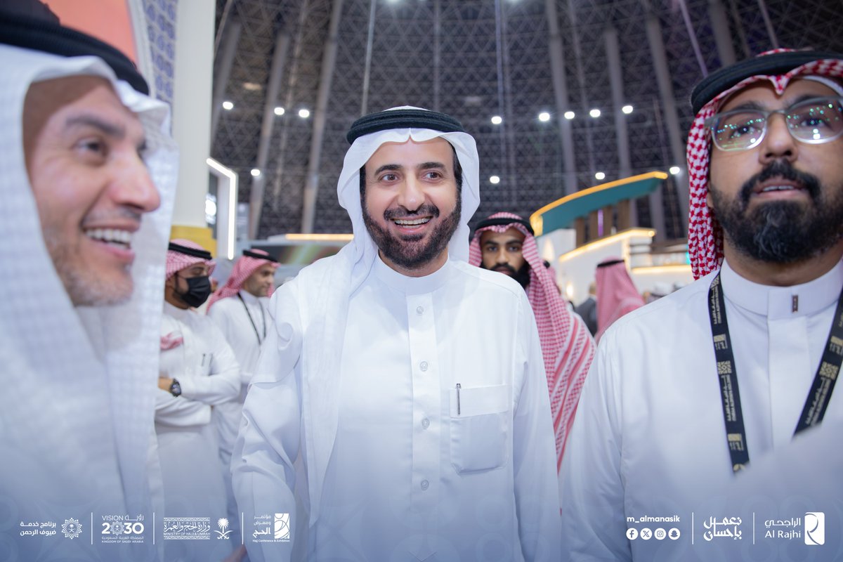 استقبل جناح شركة الراجحي في #مؤتمر_ومعرض_الحج_والعمرة معالي وزير الحج والعمرة د. توفيق الربيعة <a href="/tfrabiah/">توفيق الربيعة</a>.
​اطلع معاليه على أبرز الخدمات والتسهيلات المبتكرة التي تقدمها الشركة لخدمة ضيوف الرحمن وتيسير أداء مناسكهم.

#من_مكة_إلى_العالم 
#نعمل_بإحسان