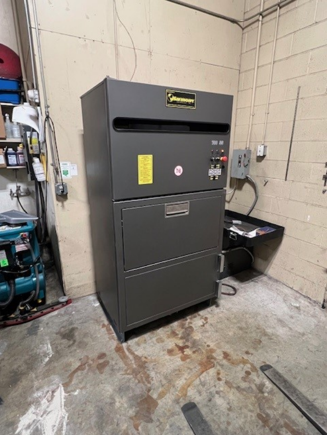 recycleharmony's tweet image. Our Director of Sales, Nick Roberts is at it again, providing white glove installation &amp;amp; training on our highly sought-after 700SS stainless steel power packer indoor compactors for a national pet store chain California. harmony1.com/productcategor… #recycleharmony #indoorcompactors