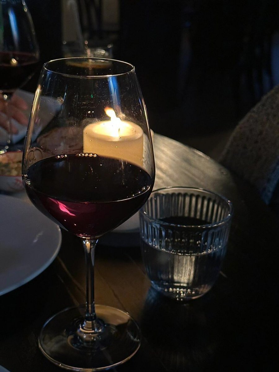 When the girls gather, the magic happens! 🌟🍴