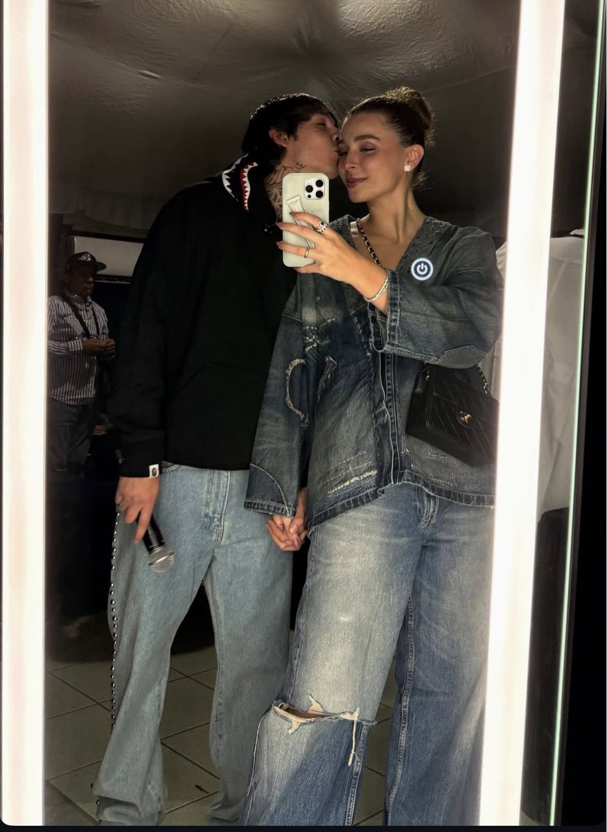 nataaagoat's tweet image. -Soñé contigo

-Que soñaste?

-No me acuerdo….