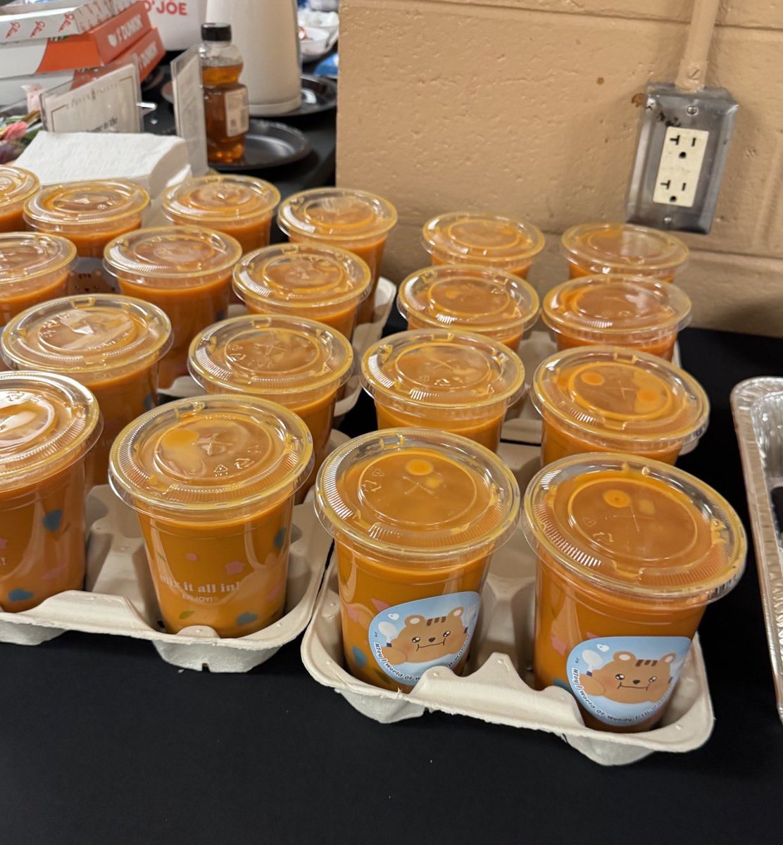 TH_wanniekos's tweet image. WENDY W:EALIVE IN WASHINGTON DC FOOD SUPPORT

เพื่อเป็นการฉลองความสำเร็จของน้องวานในทัวร์เดี่ยวครั้งแรกที่สหรัฐอเมริกา ทางเราได้เตรียมบุฟเฟ่ต์อร่อยๆไว้ให้น้องวานและทีมงานค่ะ

หวังว่าน้องจะได้สัมผัสถึงความรักและแรงสนับสนุนจากแฟน ๆ ทั่วอเมริกาน้า 🩵…