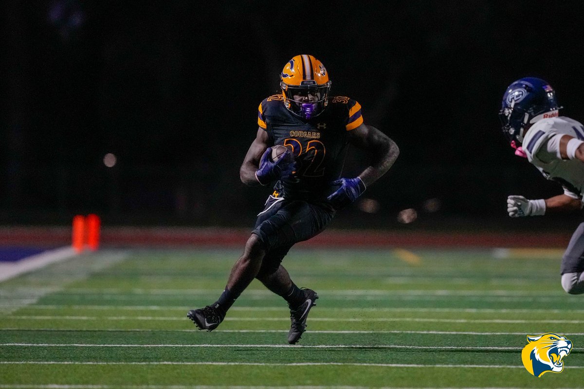 1paulkamdem's tweet photo. MOST VERSATILE RB/ATH IN JUCO
🚨6ft 230lbs with elite speed🚨
⭐️Can run the rock
⭐️Great blocker
⭐️Weapon in the passing game
🚨Freshman full qualifier with a 3.7 GPA🚨
@CoachJeanSG @GridironImports @CoachSethAdam3 @CoachICOC @DCorbet55 @DunnCayden 

https://t.co/ezFJYN58Ec https://t.co/ALngqj5iCO