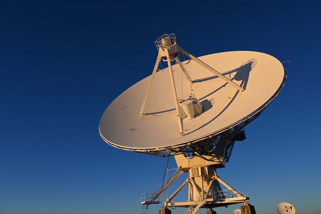 locationsariel's tweet image. Yeah... this is easily the coolest location I&apos;ve ever managed or filmed at📍#verylargearray 
#Pluribus #nmfilm #nmtrue