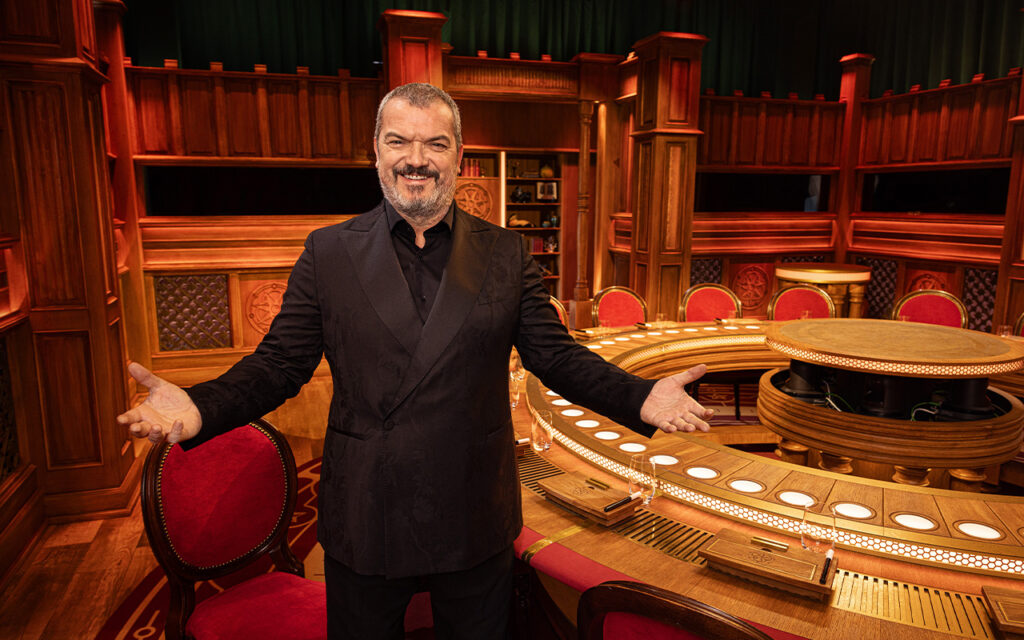 Kan dom trogna i tv-såpan #Förädarna inte tänka man blir förvånad som åskådare av programmet så många ledtrådar som kablas ut vilka som är just förädare.
#Trogna #TV4 #TV4Play