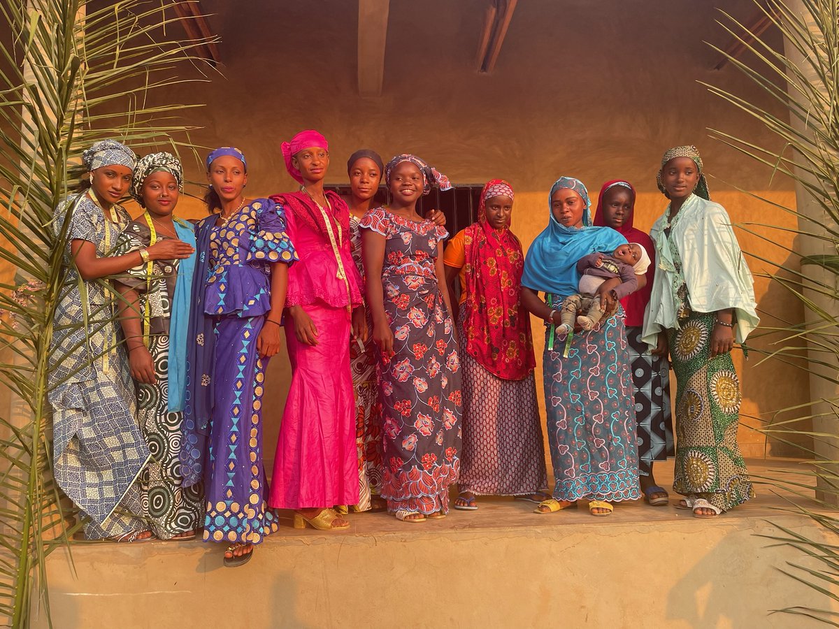 💬 What the Women of Maka village are saying

💧 Less time spent collecting water means more time for family, work, and rest.

👩‍👧 Healthier homes: Access to drinking water has improved well-being and reduced waterborne illnesses.

💪 More ownership