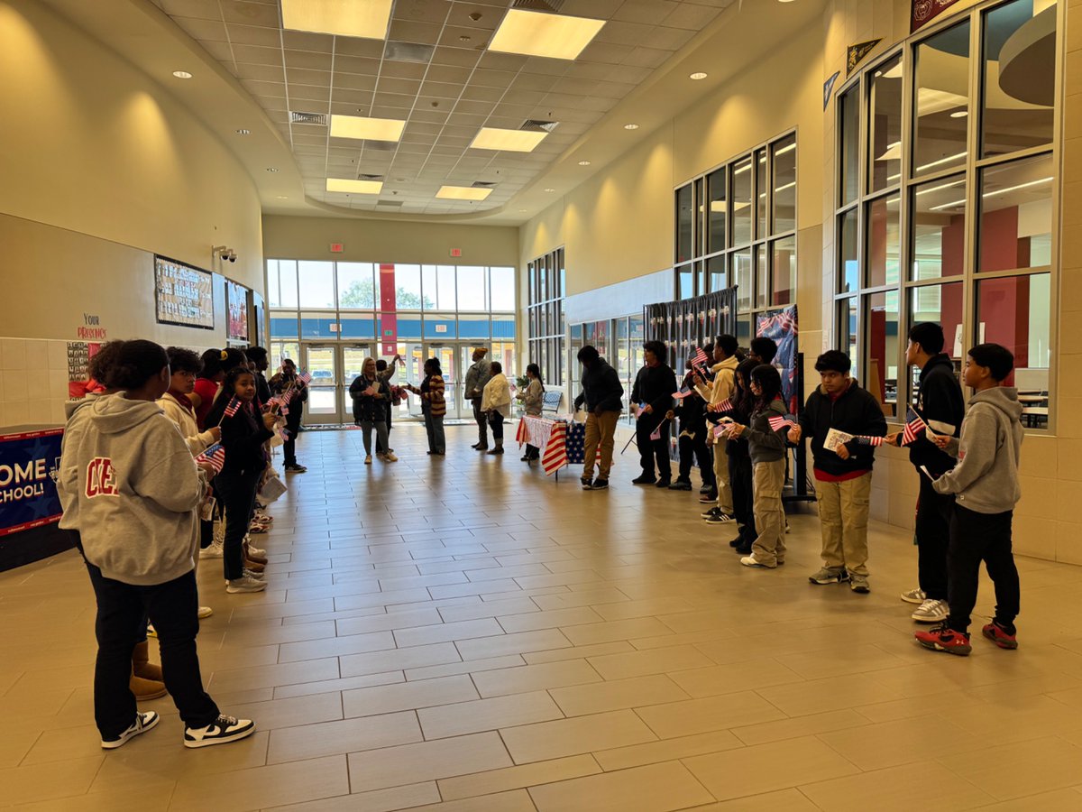 SamhoustonMS's tweet image. A special Veterans Day celebration at Houston MS! 🇺🇸 We’re proud to recognize our veteran staff for their service and sacrifice. Thank you for being heroes in and out of the classroom. ❤️💙 #VeteransDay #ThankYouVeterans #SamFam