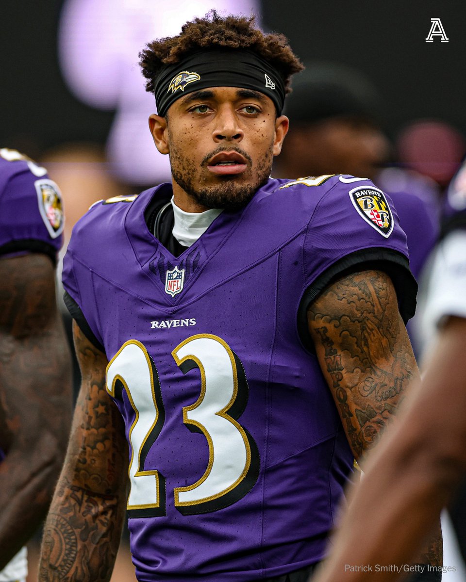 Eagles CB Jaire Alexander has informed the team he is stepping away from the team to focus on getting right physically and mentally, per source.

The 28-year-old is contemplating retirement.