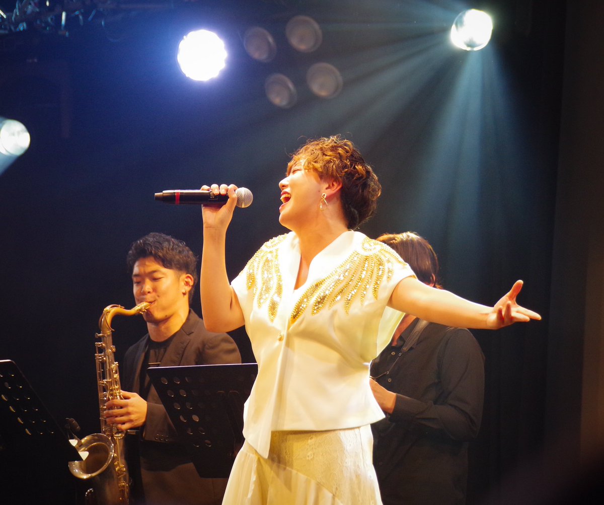 #ワンダージャム
ワンダーブラスさんのステージの最後、ハイジさんご登場👏
ブラスの皆様のかっこいいご演奏とハイジさんの素晴らしい歌声で、素敵なエンディングでした✨