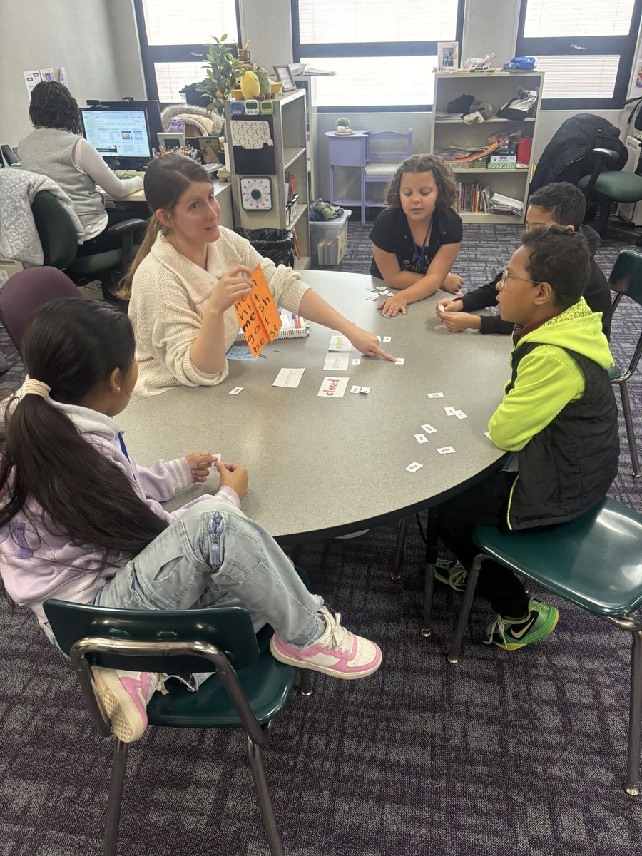 laurenpfister4's tweet image. 📚 Miss Vogt’s small group dove into UFLI today — exploring closed and open syllable words! #LiteracyLearning #PhonicsFun @SFE_3820 #wearewayne