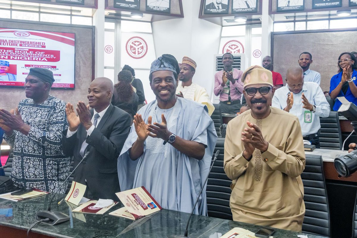 ubasanius's tweet image. I had the honour of delivering a Distinguished Lecture at the Nigerian Institute of International Affairs (NIIA), Lagos, on the theme “The Role of State Governments in Overcoming Insecurity in Nigeria.” The occasion was more than an academic exercise; it was a rich dialogue among…