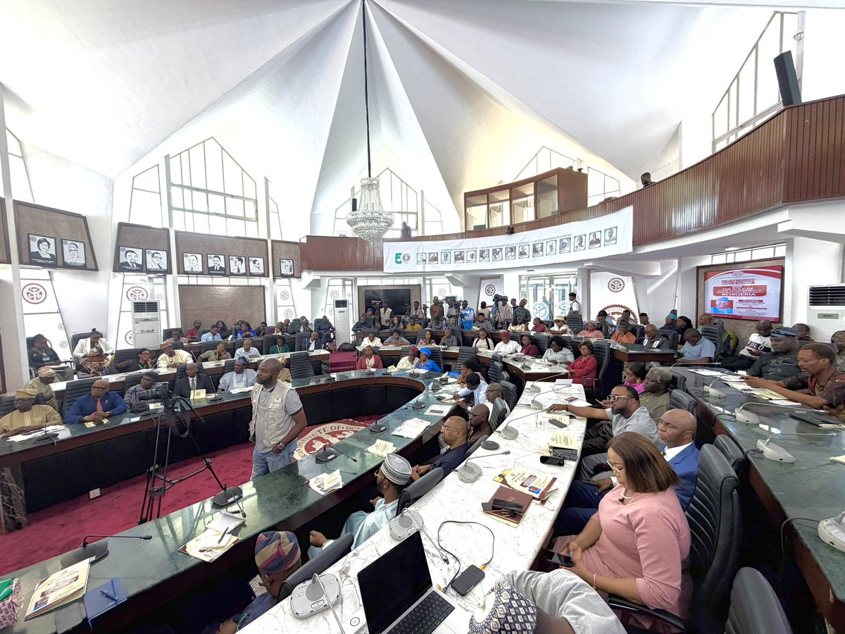 ubasanius's tweet image. I had the honour of delivering a Distinguished Lecture at the Nigerian Institute of International Affairs (NIIA), Lagos, on the theme “The Role of State Governments in Overcoming Insecurity in Nigeria.” The occasion was more than an academic exercise; it was a rich dialogue among…