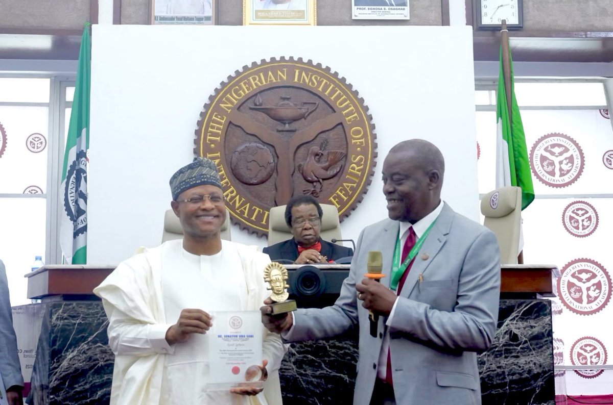 ubasanius's tweet image. I had the honour of delivering a Distinguished Lecture at the Nigerian Institute of International Affairs (NIIA), Lagos, on the theme “The Role of State Governments in Overcoming Insecurity in Nigeria.” The occasion was more than an academic exercise; it was a rich dialogue among…