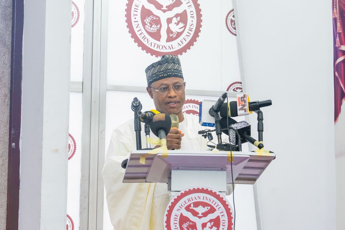 ubasanius's tweet image. I had the honour of delivering a Distinguished Lecture at the Nigerian Institute of International Affairs (NIIA), Lagos, on the theme “The Role of State Governments in Overcoming Insecurity in Nigeria.” The occasion was more than an academic exercise; it was a rich dialogue among…