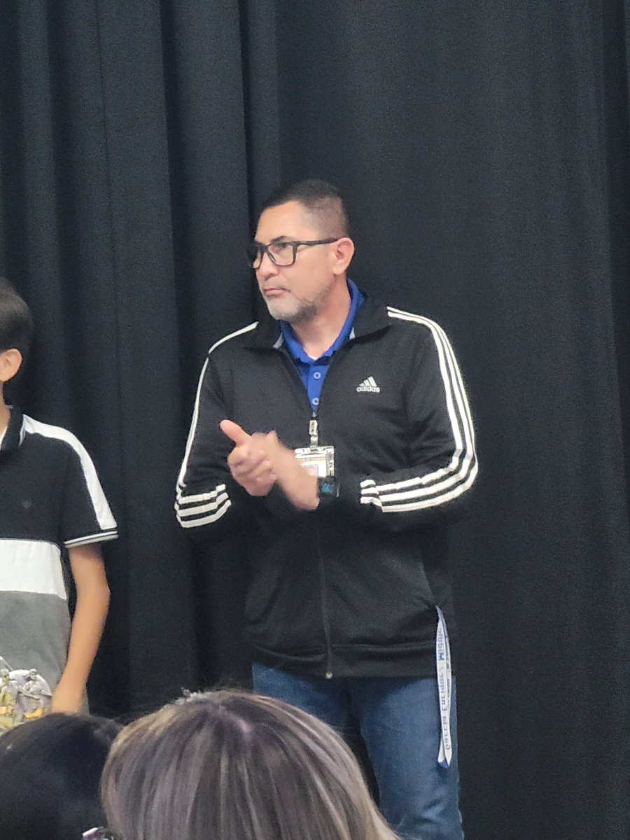 BrendaJ2006's tweet image. @SanElizarioISD @GEMS_MIDDLE #SanEliNation #GEMSPRIDE 
Honoring our GEMS heroes that served in the military. Thank you to Ms. Vitela, Mr. Espinoza, and Mr. Gutierrez.