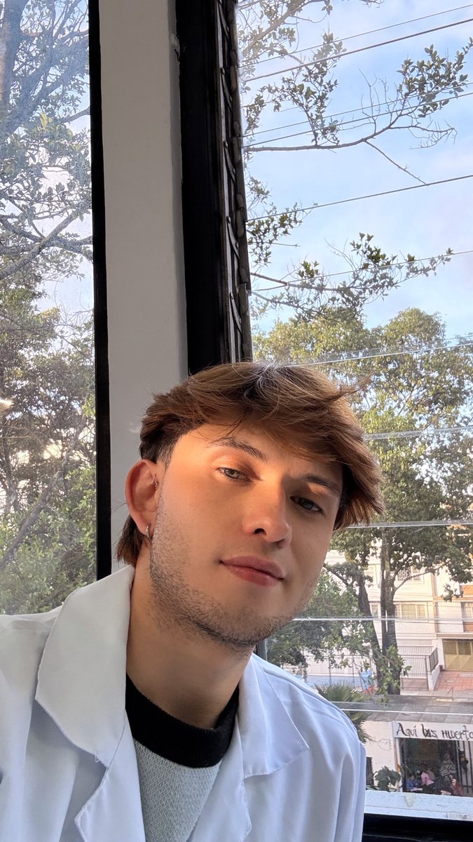 juancamiloospi3's tweet photo. Tu biólogo de confianza 🙂‍↕️ https://t.co/hwNBjiqp9q