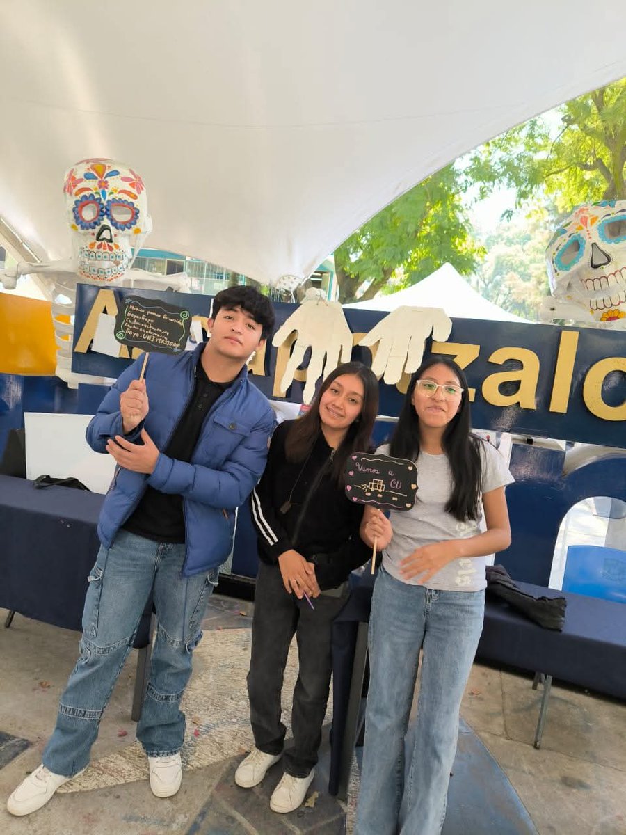 Comunidad_UNAM's tweet image. 🤩✨ ¡Los #QuioscosUniversitarios se pusieron buenísimos en el @CCHAzcapoUNAM! Tuvimos actividades, sorpresas, sonrisas... ¡y mucho flow universitario! 💙💛🎨📚🎉
📸 Te dejamos unas fotos para que revivas lo que se vivió
¿Saliste en las fotos? 👀 Dale 👍y comparte