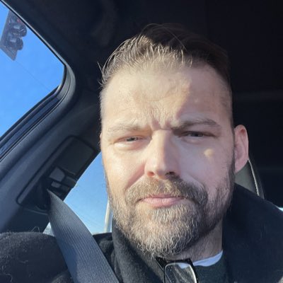 Captain Smirk tweet media