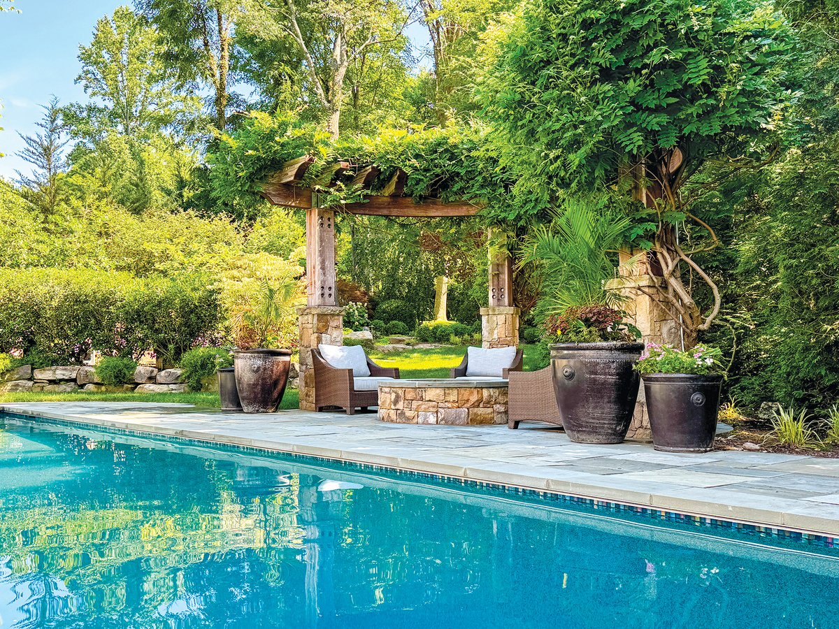 HomeAndDesign's tweet image. McHale Landscape Design cleaned up the pergola, removing excess vine overgrowth.
Photo: Stylish Productions

#landscapes #landscapedesign #landscapearchitecture #beforeandafter #homeanddesigndc