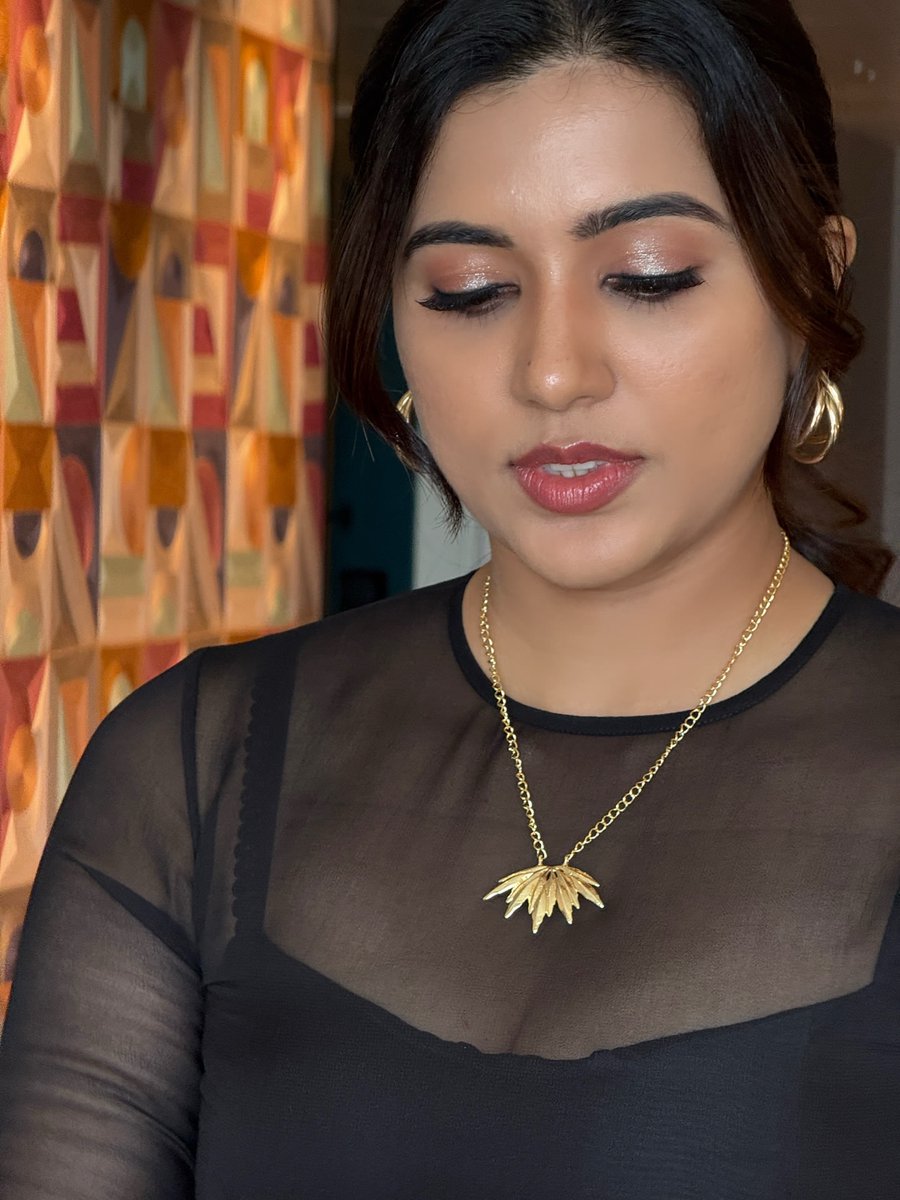 KollywoodCinima's tweet image. #AnjuKurian Beautiful in Black

📷 #Anju 😍

#KollywoodCinima #KcGallery #Sai ✨