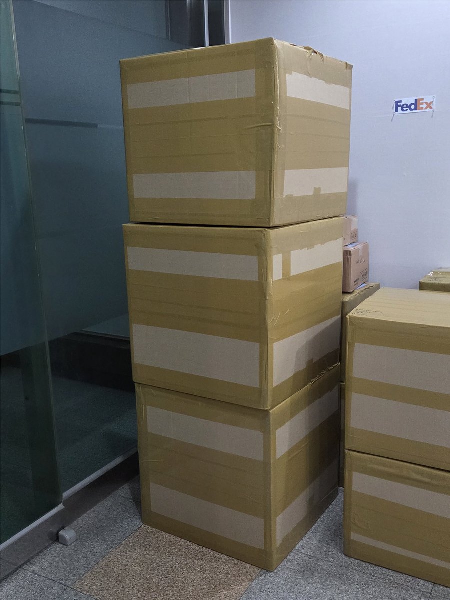 GlobalSH_kr's tweet image. [📦] OMG😱‼ 29.99kg?!
#KoreanWarehouse

Hey Packing Team!
How on earth did you guys pull this off?!
😎: EZPZ🤘

For us, this is just a routine task 🔥
More info 👉 litt.ly/GlobalSH
Ah! This box will be shipped to Peru 🇵🇪

KRWH Korean address rental kpop proxy group order