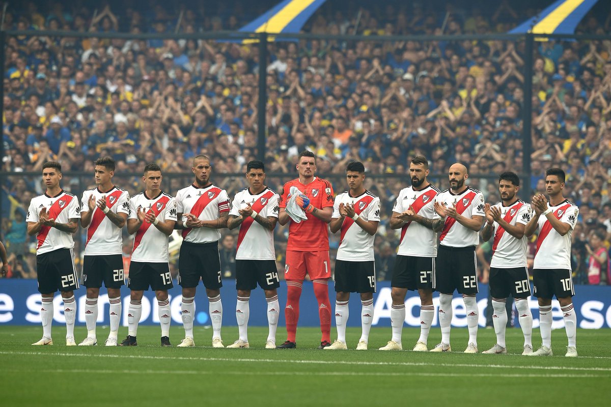 Un equipo de hombres y sólido en todas las líneas. Historia pura.