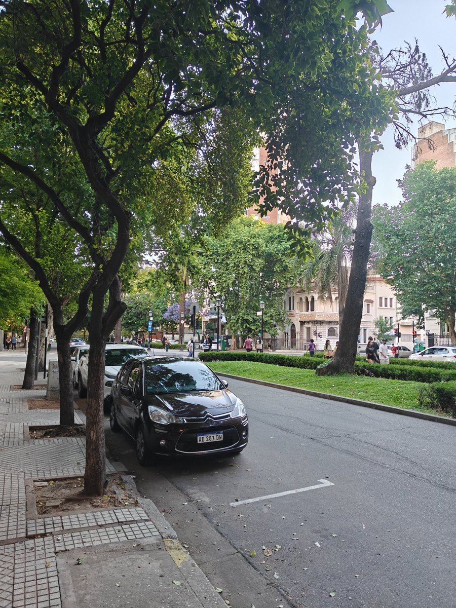 ModernLepra's tweet photo. I know a few people who travelled to Argentina from Europe and were told by porteños in Buenos Aires not to go to Rosario because it's "too dangerous". 

Their loss. There are parts of Europe more intimidating than Rosario. 

A beautiful city with the best people. https://t.co/OlrIqgO2jc
