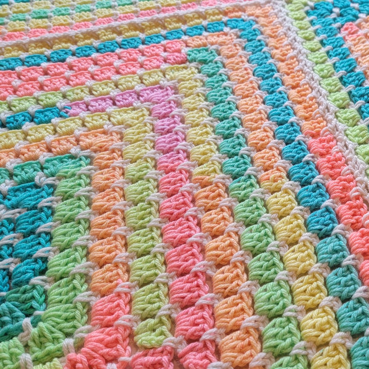 Crochetmelovely's tweet photo. Full step by step photo tutorial on my crochet Cosmic Spirit Afghan is up on my blog! Link in my profile! 💖👋✨️ #yarn #art #crocheterofinstagram #crochet #crocheting #crocheted #youtubers #youtube #phototutorial #photography #crochettutorial #crochettutorials #diy #howto #diy https://t.co/qzg6L6TwX4