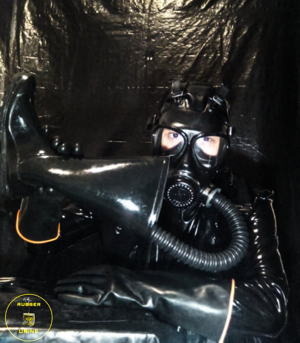 Sniffing all the way to the bottom!

🐽🔥🖤💯

#latex #latexfetish #rubberfetish #heavyrubber #heavyrubberfetish #fetish #rubberist  #RubberUrine