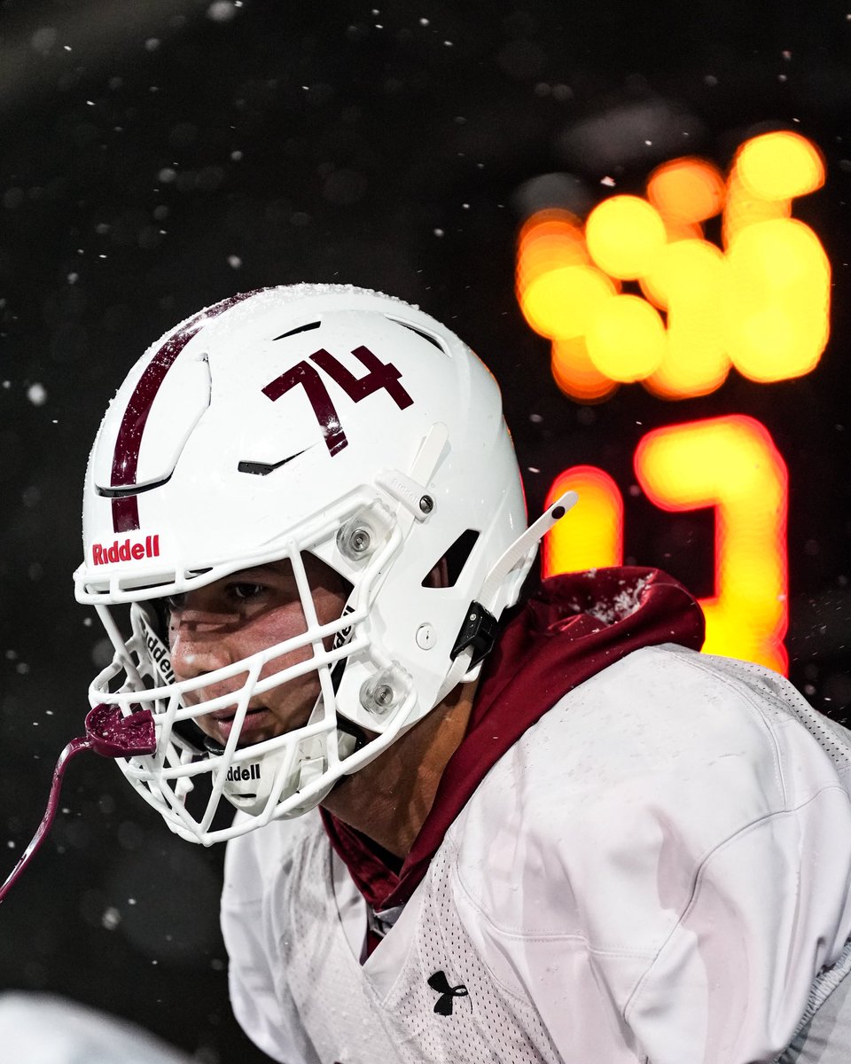 ColgateFB's tweet image. Football weather in Hamilton ❄️

#GoGate | #DrawTheLine