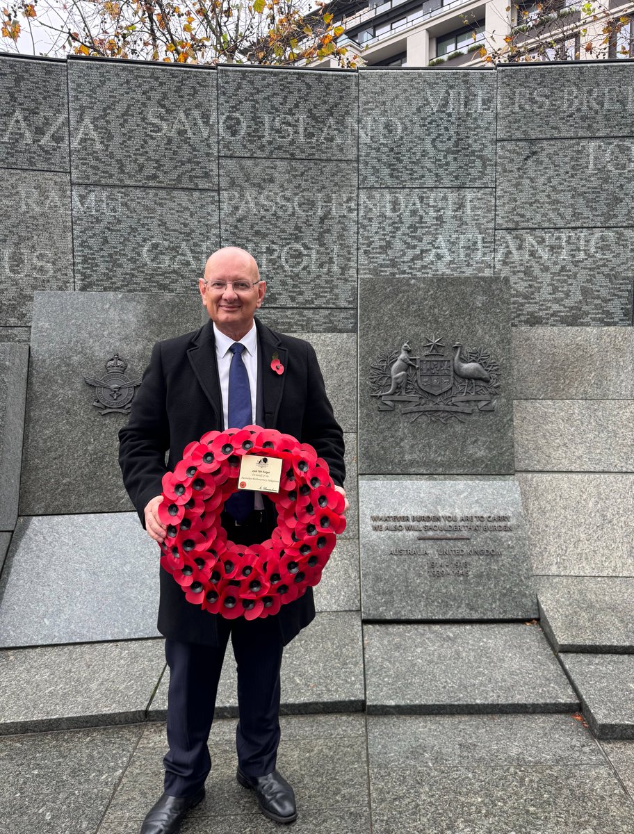Leading a parliamentary delegation to the UK this week.

Honoured to attend the <a href="/AusHouseLondon/">Australia House</a> Remembrance Day Service at the Australian War Memorial in Hyde Park Corner and reflect on the sacrifice of men and women from both our countries.

<a href="/Deborah_ONeill/">Deborah O'Neill</a> <a href="/stevegeorganas/">Steve Georganas MP</a>