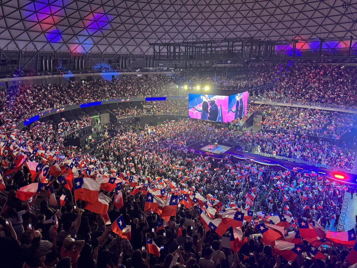 Finalmente, fue cierto. 
KAST REPLETÓ EL MOVISTAR 🥹