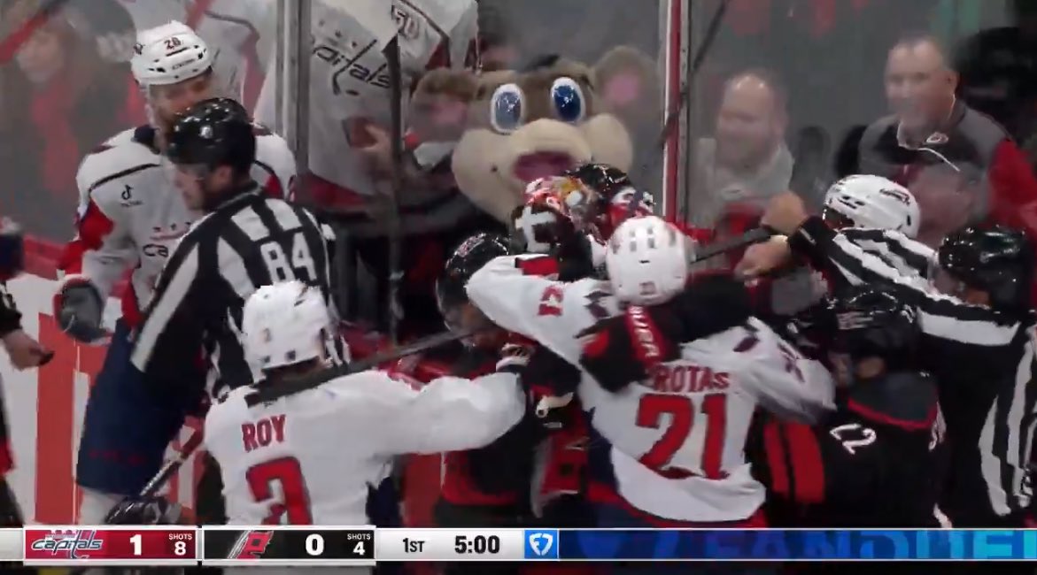 sjfc🏒 tweet media