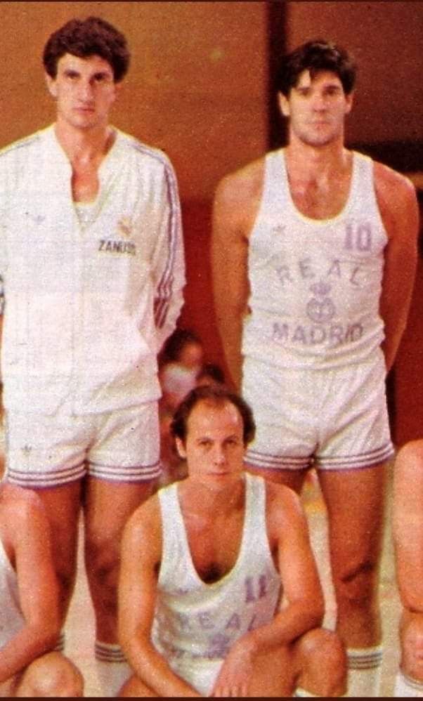 inakibustos's tweet image. Fernando Romay, Fernando Martín y Juan Antonio Corbalán, Leyendas del Real 🤍💜
#HalaMadrid 🏀