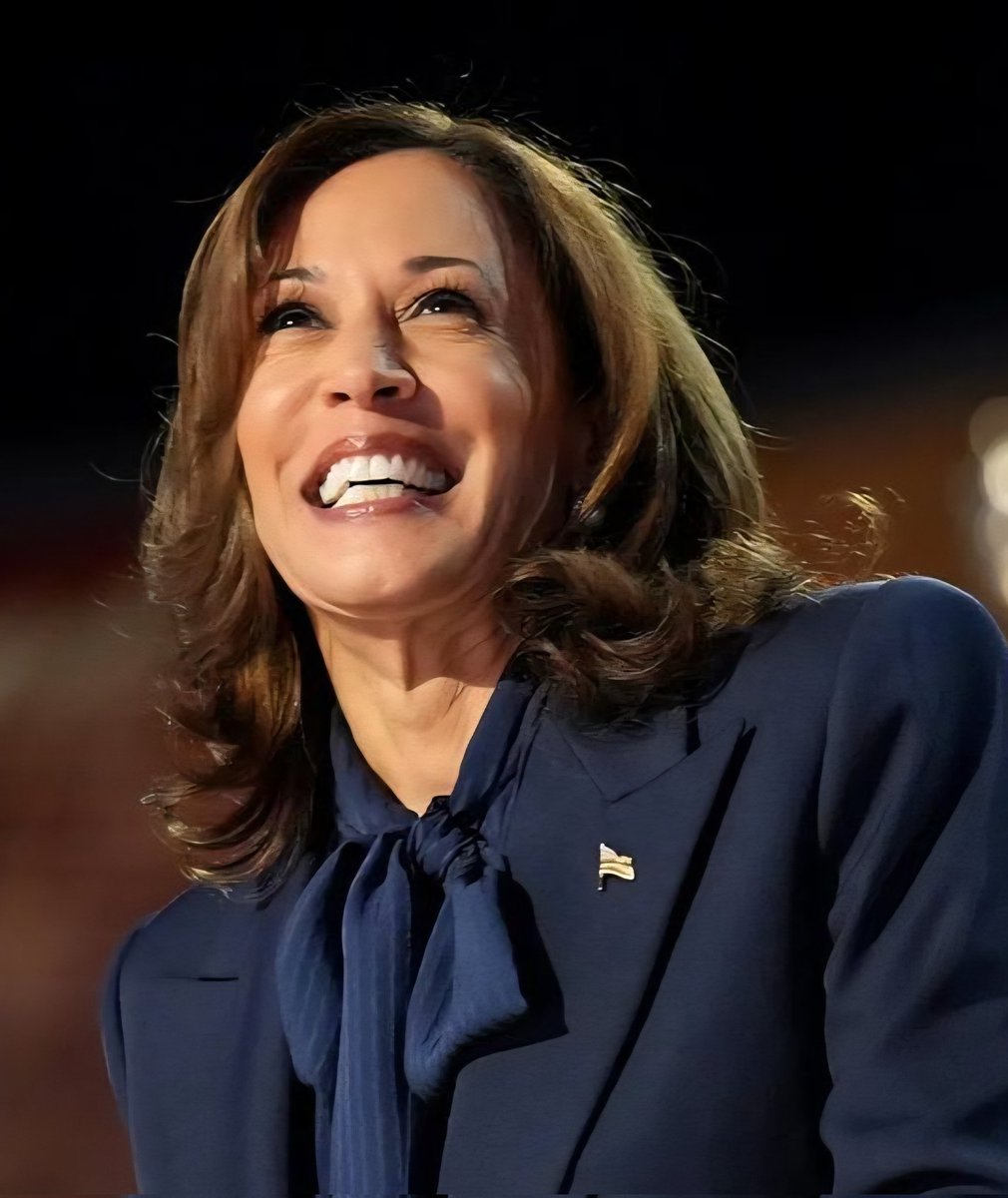chriskay909's tweet image. This duo would be a powerful and successful President/Vice President 2028 ticket... @KamalaHarris and @PeteButtigieg. Raise your hand ✋ if you agree. 

When We Fight... We Win!!!

#StandUpForDemocracy 
#WomensRightsAreHumanRights 
#VoteDem2026 #StrongerTogether #ForThePeople…