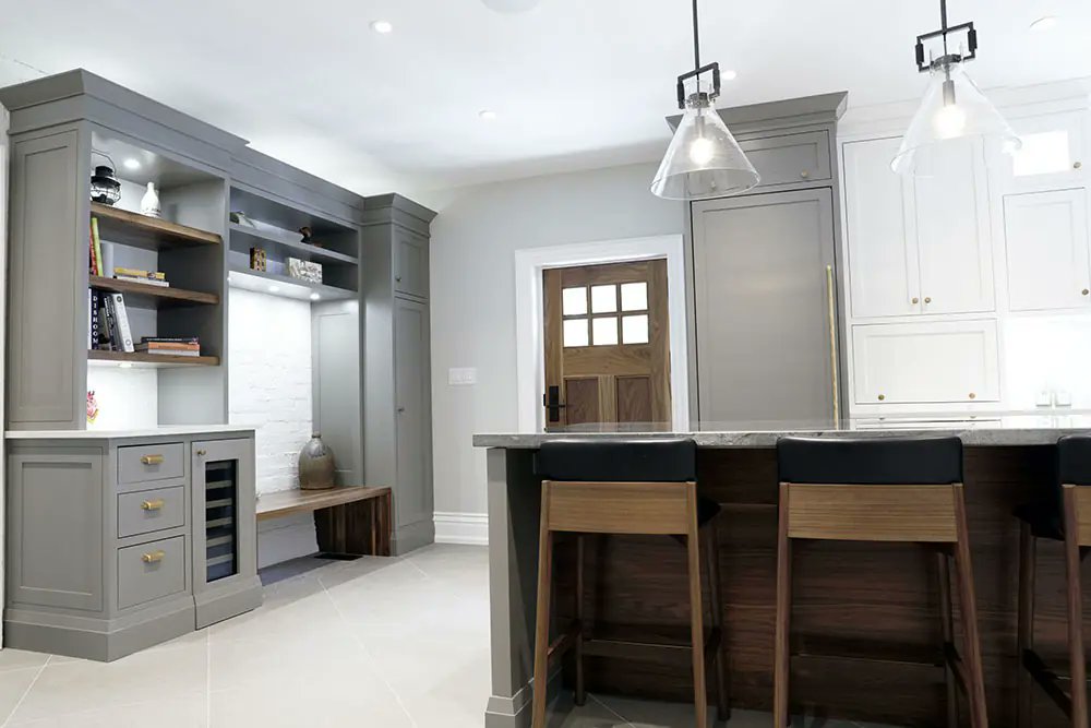 JosephKitchenON's tweet image. #Modernelegance meets #timelesscraftsmanship! This #stunninggray and #walnutwallunit blends #warmth, #texture, and #sophistication all #customdesigned and built by #JosephKitchenandBath in #Markham.🪵💎josephkitchens.com/services/wall-…
#CustomDesign #WallUnits