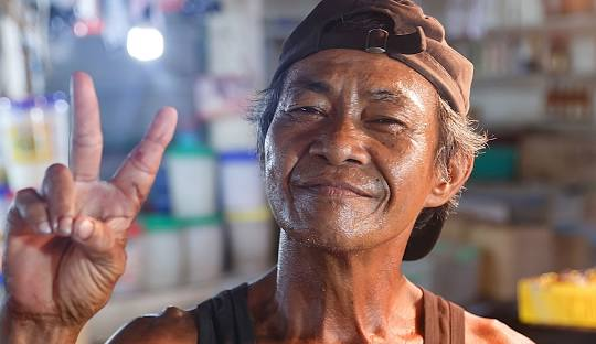 ShitpostIgor's tweet photo. I haven't been able to reach my uncle from Negros in over 3 days. I'm getting really scared for him
#PrayForPhilippines #PrayForNegros https://t.co/juO1qSn70p